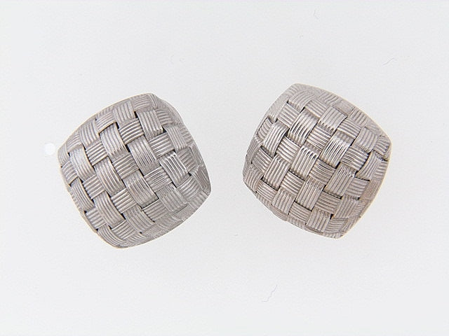 18K-WG BASKETWEAVE STUD EARRINGS