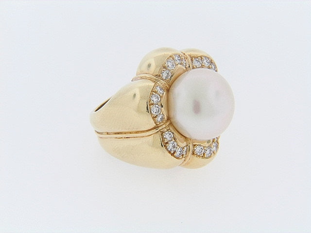 18K-YG SOUTH SEA PEARL AND DIAMOND RING BY "TAMBETTI"