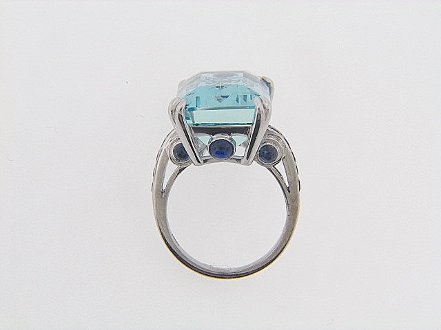 18K-WG AQUAMARINE RING BY "ELI FREI"