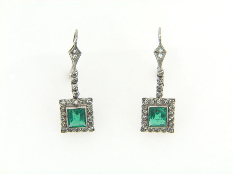 18K-WG EMERALD AND DIAMOND DANGLING EARRINGS