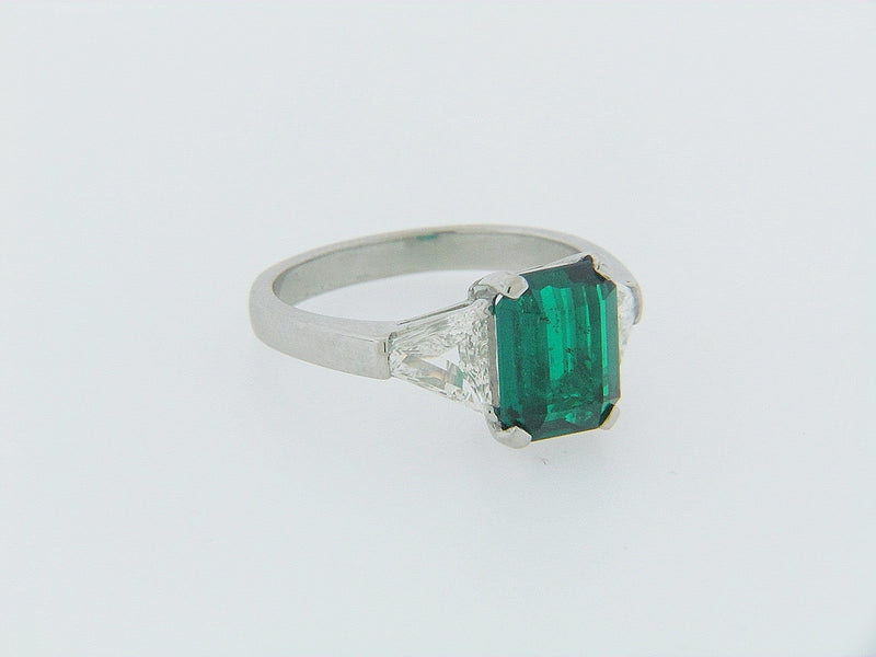 PLATINUM COLOMBIAN EMERALD AND DIAMOND RING | 18 Karat Appraisers | Beverly Hills, CA | Fine Jewelry