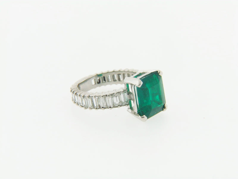 PLATINUM EMERALD AND DIAMOND RING | 18 Karat Appraisers | Beverly Hills, CA | Fine Jewelry