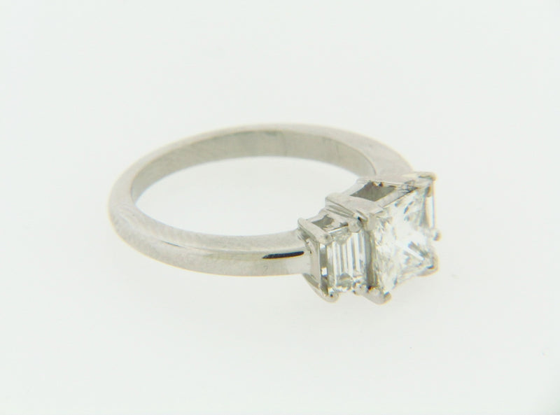 PLATINUM DIAMOND SOLITAIRE RING | 18 Karat Appraisers | Beverly Hills, CA | Fine Jewelry