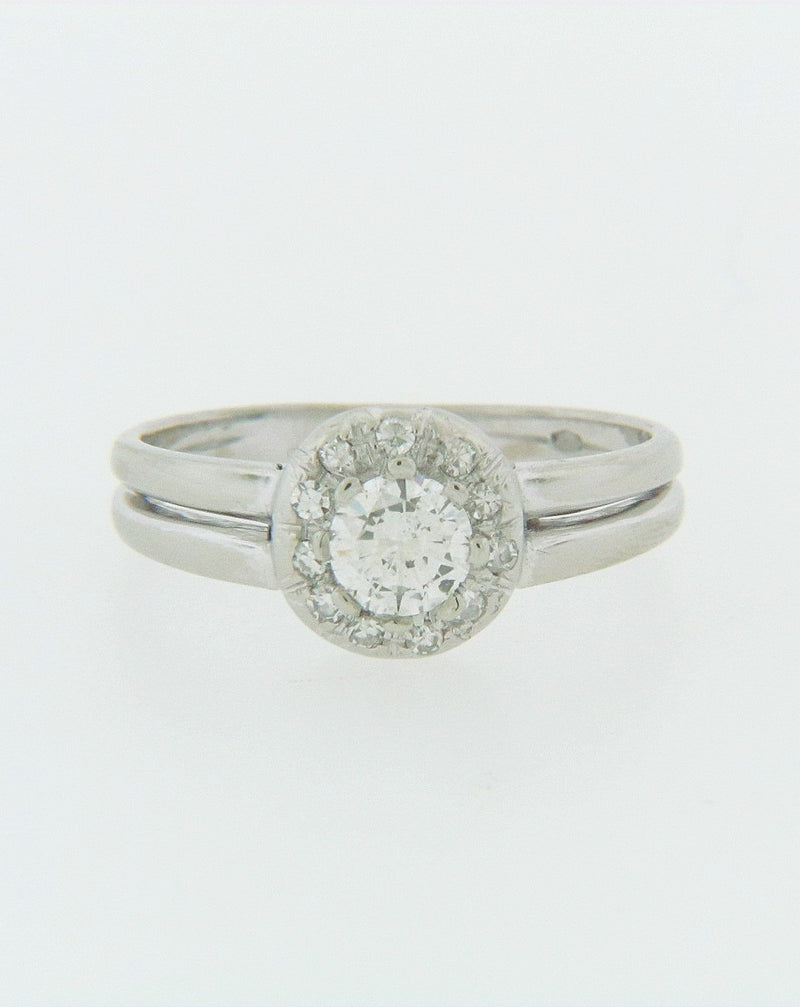 18K-WG DIAMOND SOLITAIRE RING