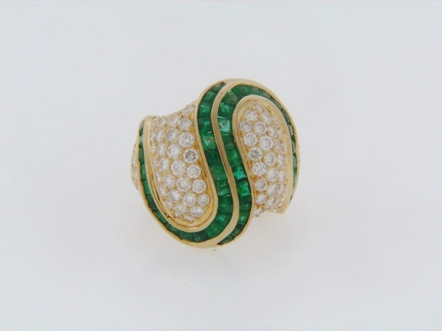 18K-YG DIAMOND AND EMERALD RING